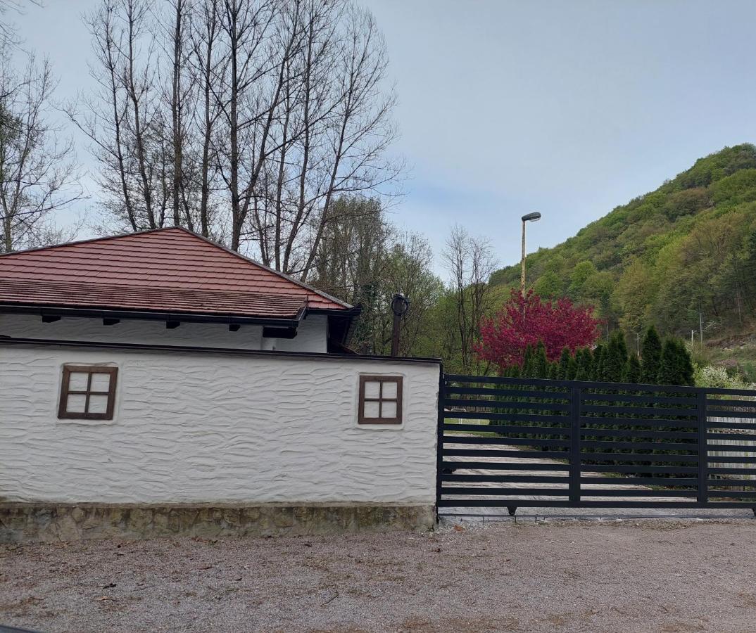 Atrium Holiday Home Бихач Экстерьер фото