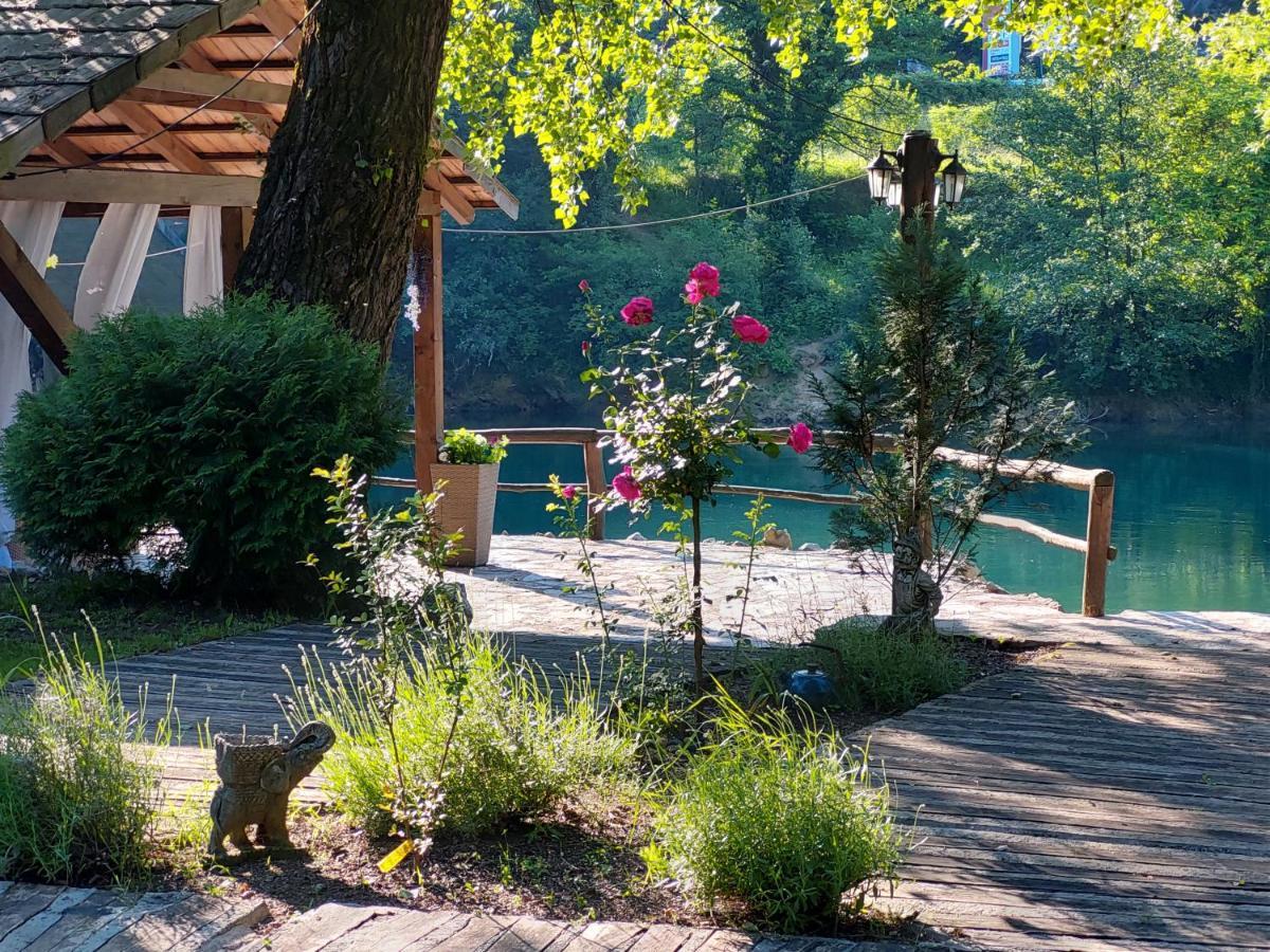 Atrium Holiday Home Бихач Экстерьер фото
